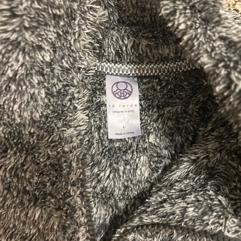 Pullover - Picture 2 of 3